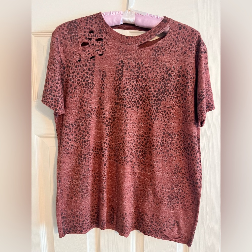 Chillionaire Distressed Cheetah T-shirt from the Buckle Store Women Size Medium